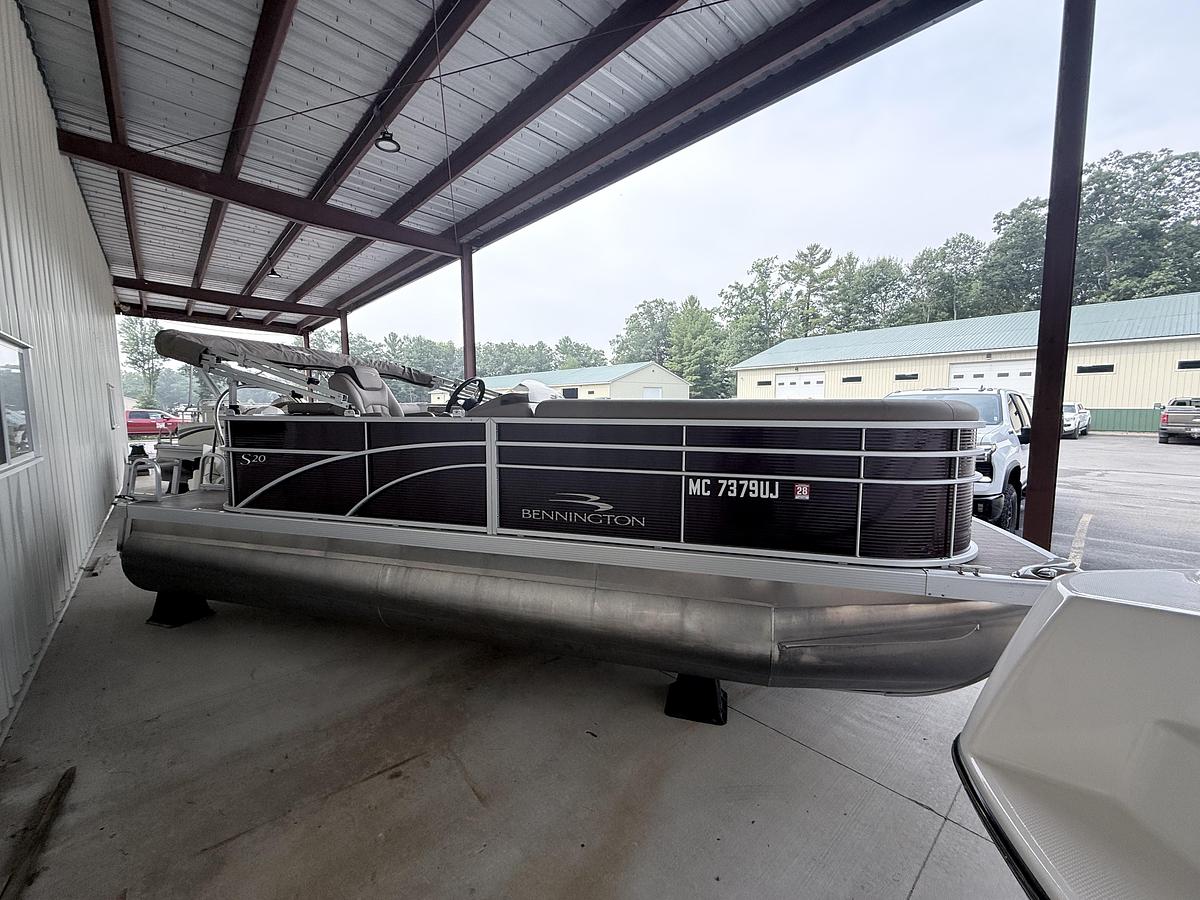 Used 2020 Bennington 20SSL