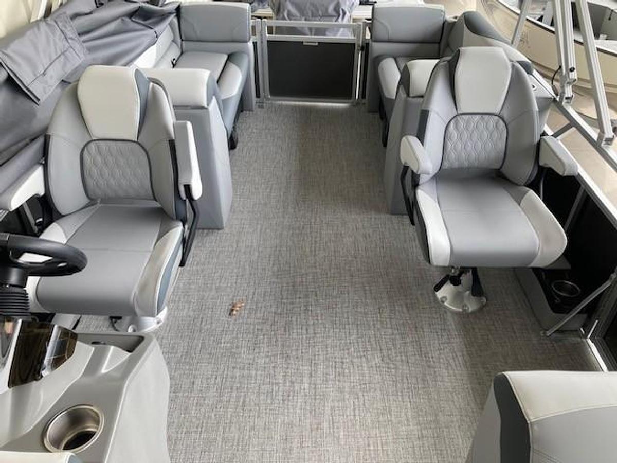 2025 Avalon 21 Venture 80 Quad Lounger