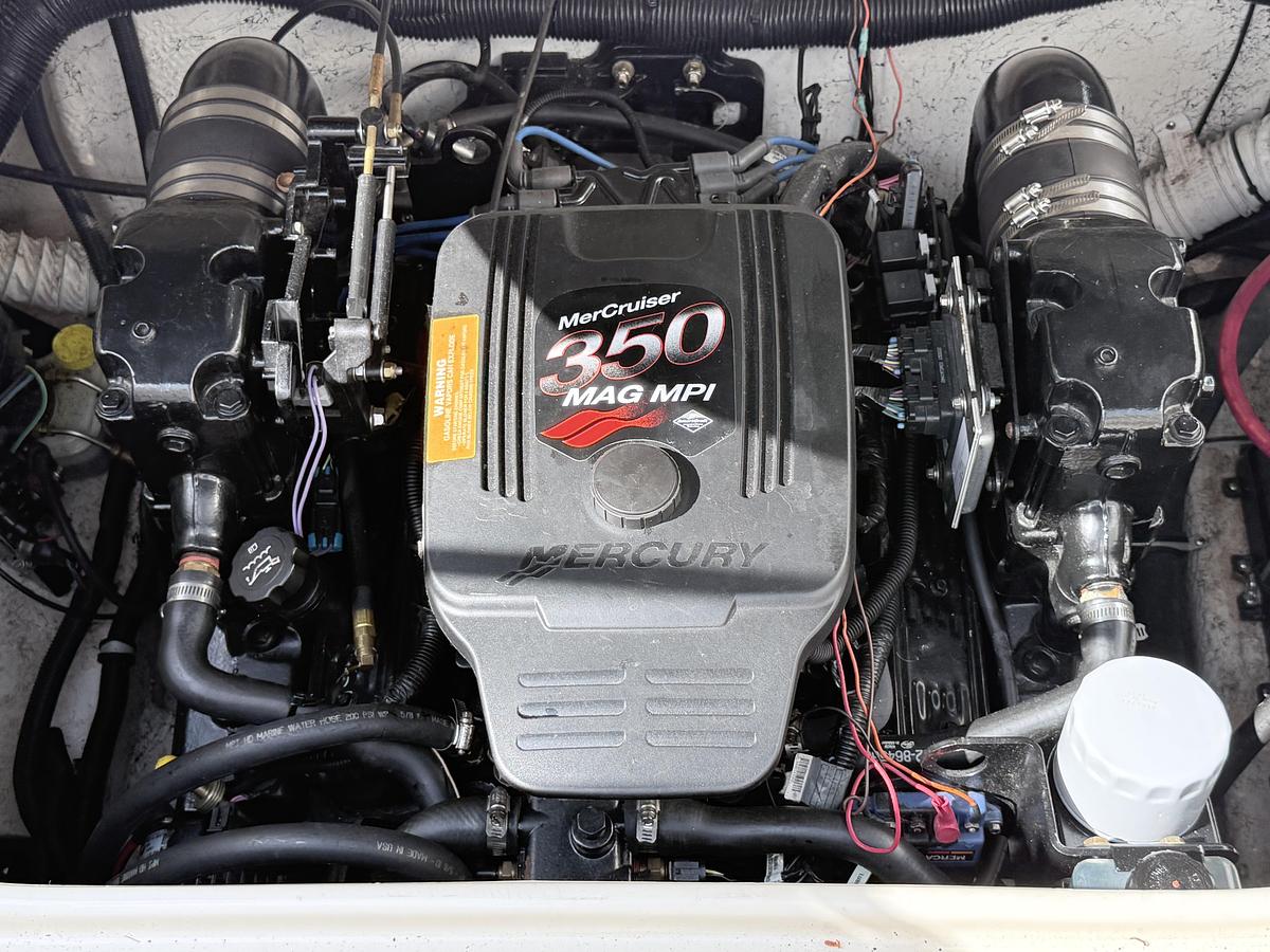 Used 2003 Rinker Fiesta V250