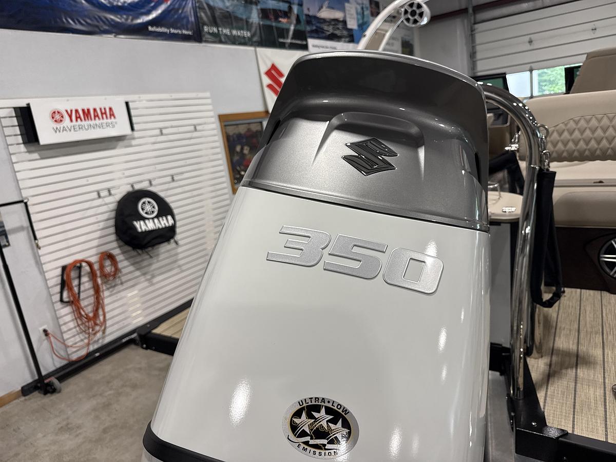 2027 Avalon Excalibur LTD 25' Quad Lounger Shift Windshield