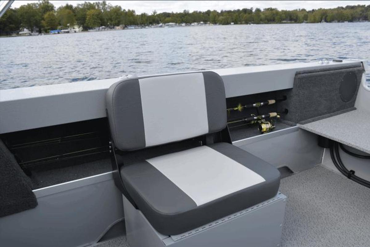 Smoker Craft Osprey 172