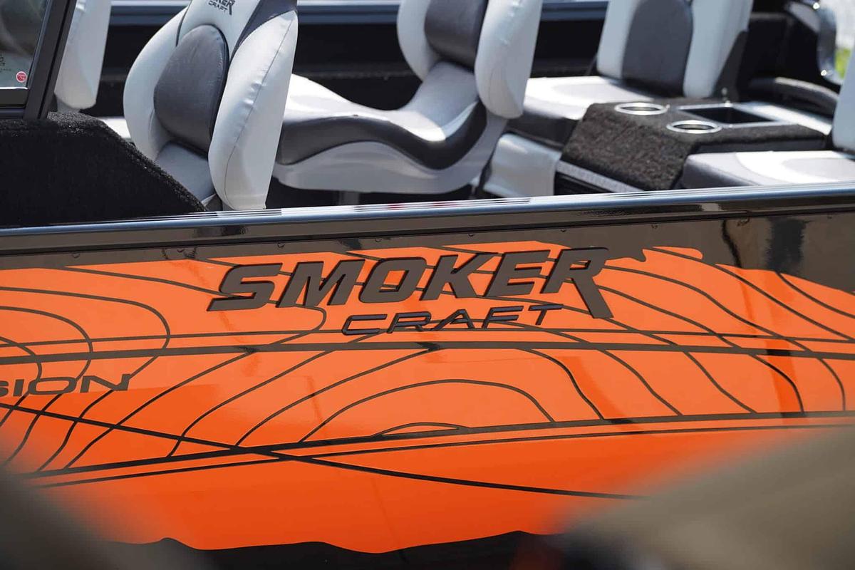 Smoker Craft Excursion 176 DC