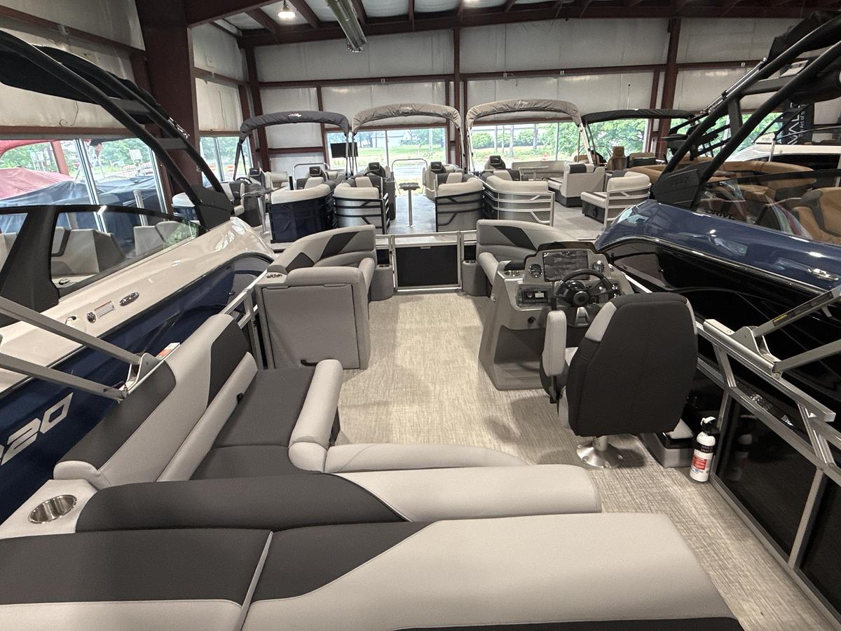 2026 Avalon 21 Venture 85 Cruise