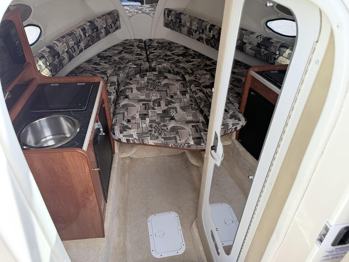 Used 2003 Rinker Fiesta V250