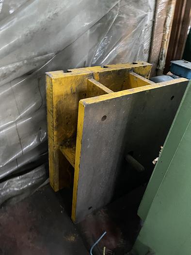 Usato Pressa oleodinamica a collo di cigno CAVENAGHI & RIDOLFI