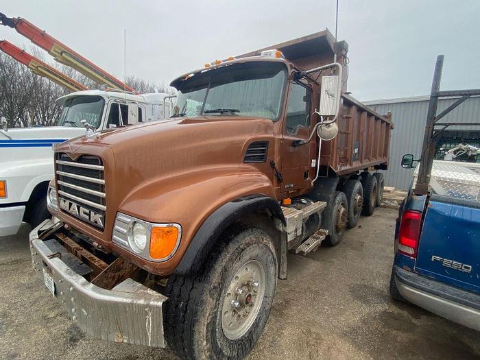 Used 2003 MACK CV713 Granite