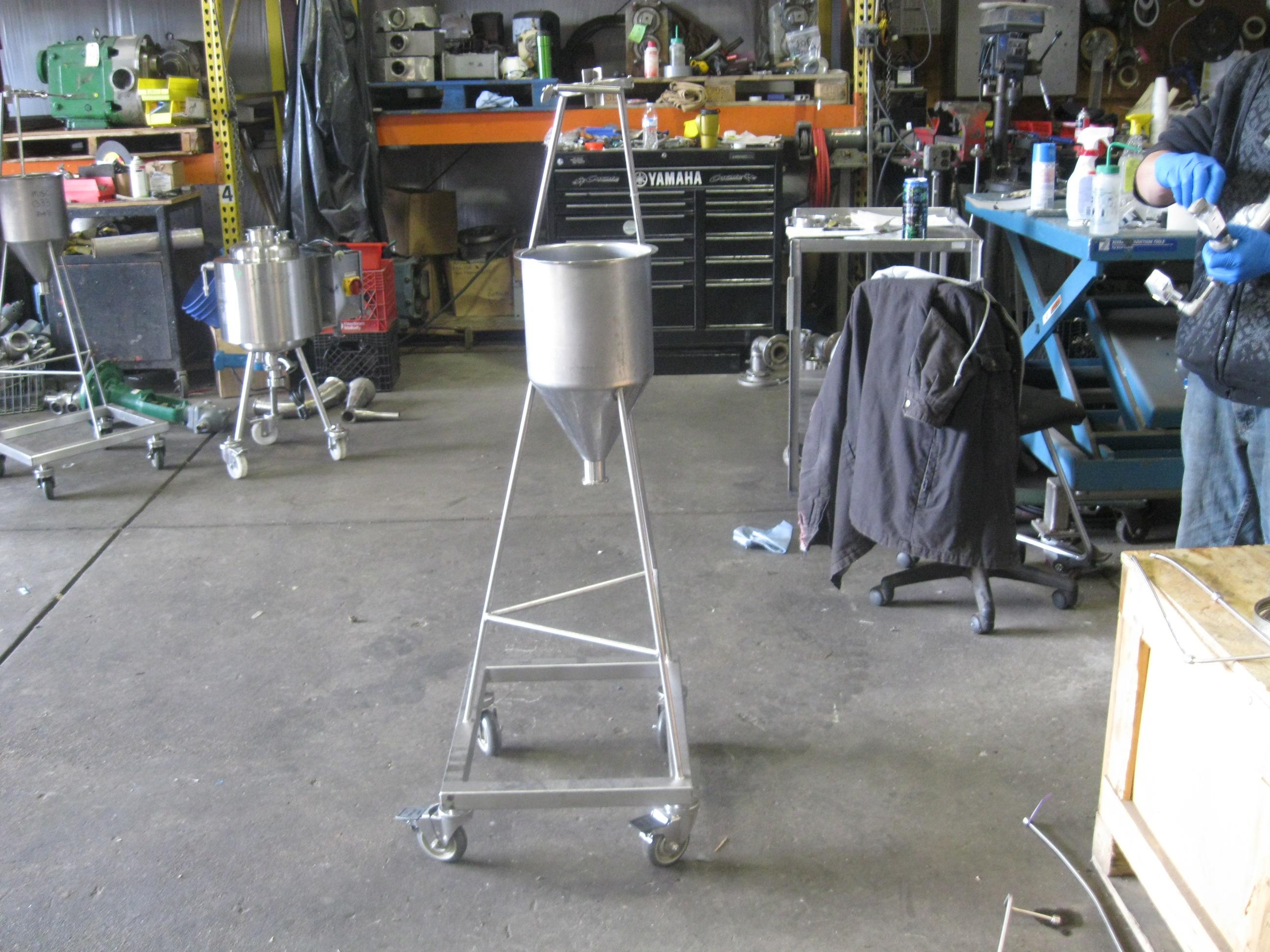 Usado 2.5 GALLON SINGLE SHELL TANK