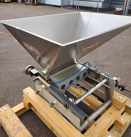 Used HINDS-BOCK 4P-08NT Muffin Cake Batter 4 Piston Depositor