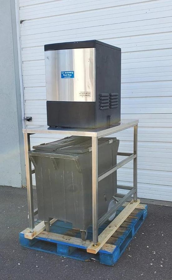 Used HOWE 1000-RLE Remote Ice Flaker 1000 LB Ice Maker with Stand and Cart