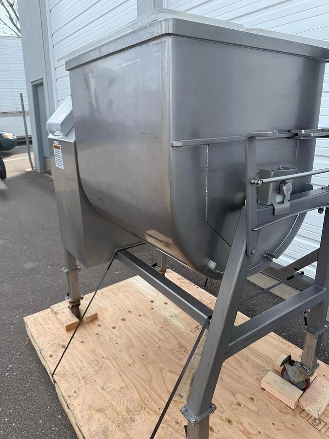 Used 300 LB Double Action Food and Meat MIXER Daniels Food Equipment DMX300