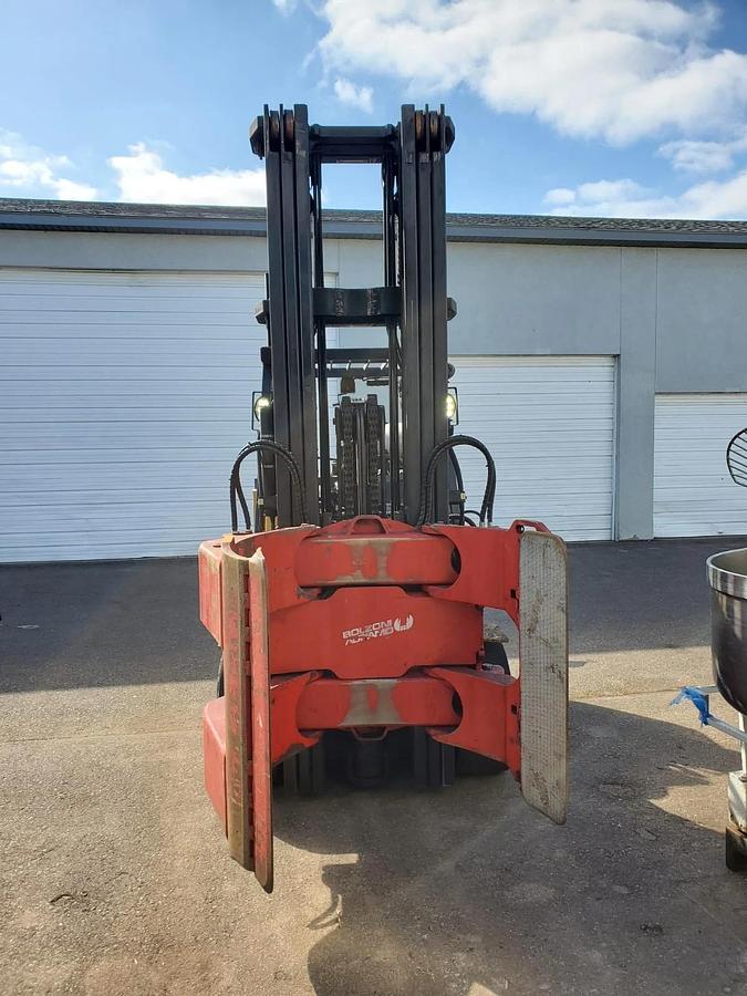 Used CATERPILLAR GC70K FORKLIFT W/ AURAMO BOLZONI ARC 100-1660P CLAMP ATTACHMENT