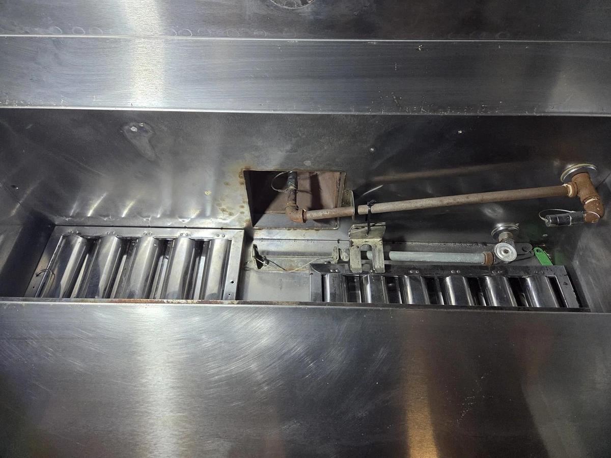 Used WoodStone BISTRO 4343 Gas Stone Hearth Pizza Oven WITH HOOD