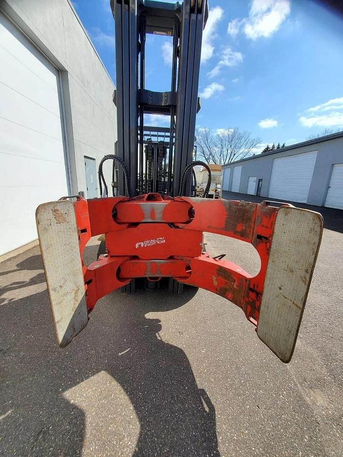 Used CATERPILLAR GC70K FORKLIFT W/ AURAMO BOLZONI ARC 100-1660P CLAMP ATTACHMENT