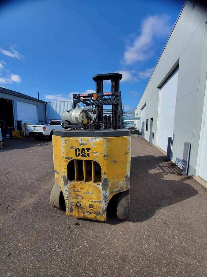 Used CATERPILLAR GC70K FORKLIFT W/ AURAMO BOLZONI ARC 100-1660P CLAMP ATTACHMENT