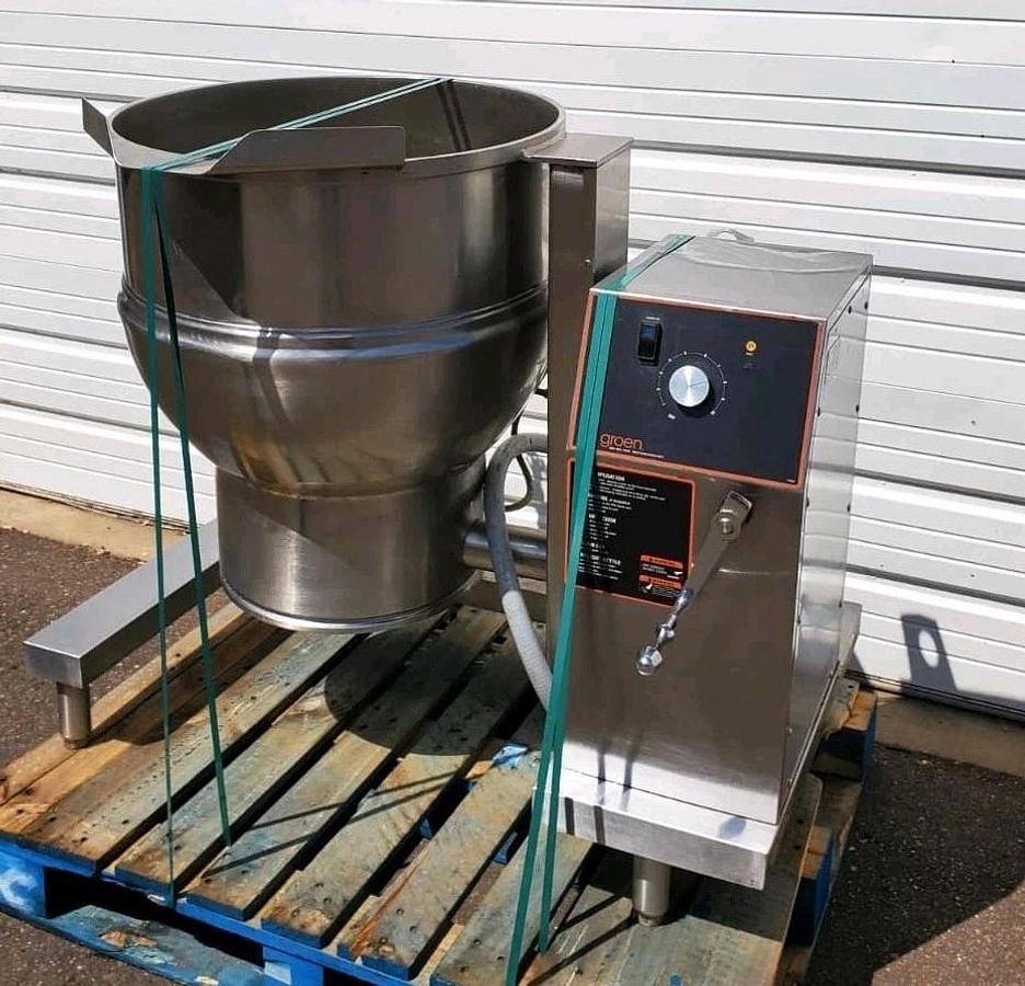 Used GROEN DEE/4-40 Jacketed Steam Kettle 40 Gallons