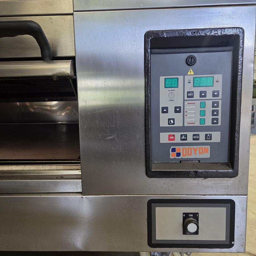 Used DOYON 3T4 Artisan Stone 4 Deck Electric Oven