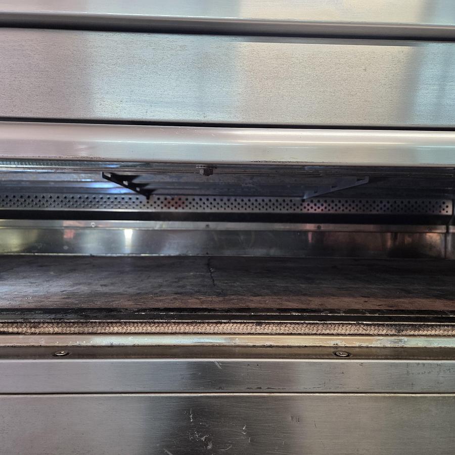 Used DOYON 3T4 Artisan Stone 4 Deck Electric Oven