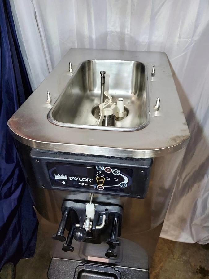 Used Taylor C709 Soft Serve Frozen Yogurt Ice Cream Machine