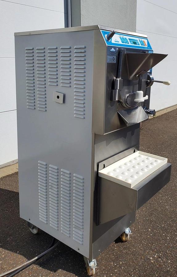 Used CARPIGIANI LB302 RTX-G Ice Cream Gelato BATCH FREEZER 15 Quarts VERY NICE UNIT