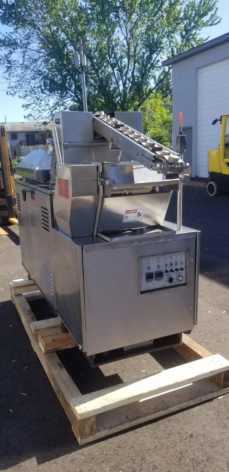Used SUPERIOR FLOUR TORTILLA MACHINE PRESS and OVEN COMBO w BUILT-IN Conveyor