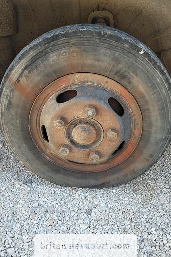 Used 1981 MITSUBISHI Canter FE110 2.7 diesel isothermic box van
