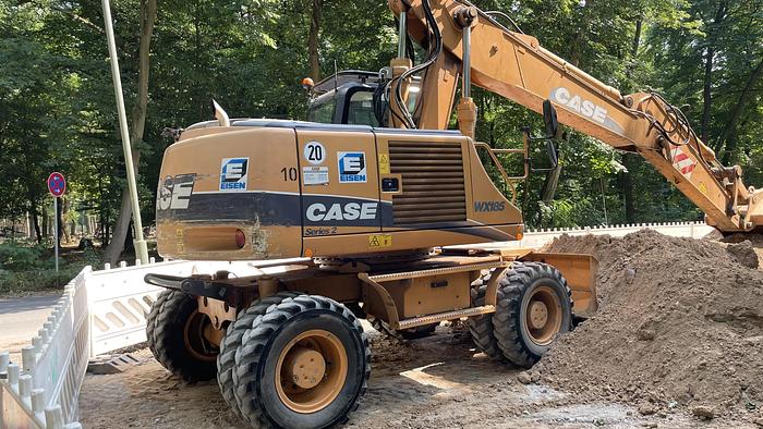 Used 2010 Case  WX185