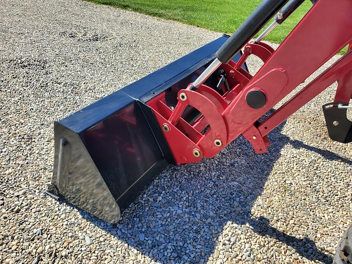 Mahindra 2665ST Tractor w/ Loader ** 2 hrs - Never Used **