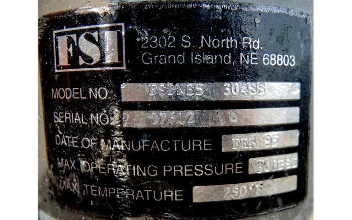 D'occasion USED 210 GALLON TANK, STAINLESS STEEL WITH 0.3 HP MIXER