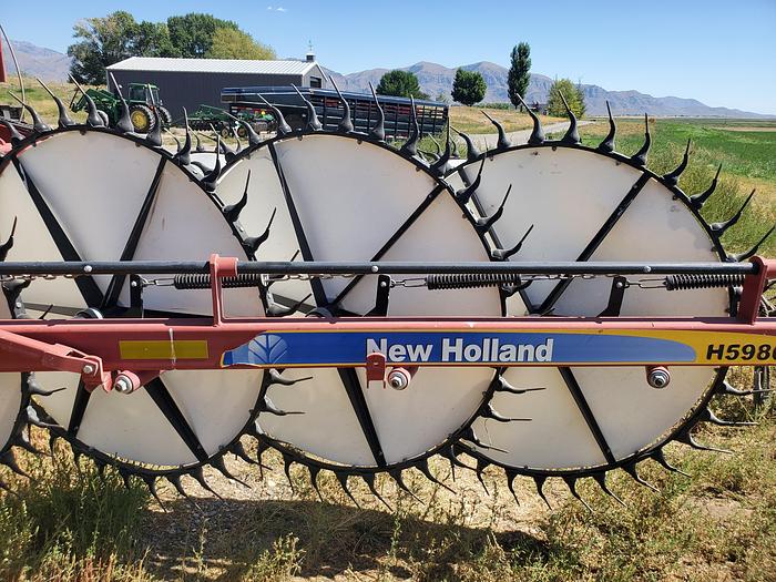 Used 2012 New Holland H5980 Wheel Rake