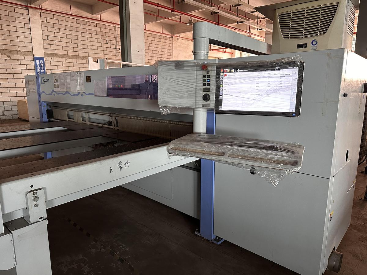 Usato 2017 HOLZMA HPL 300 38\22 PROFILNE