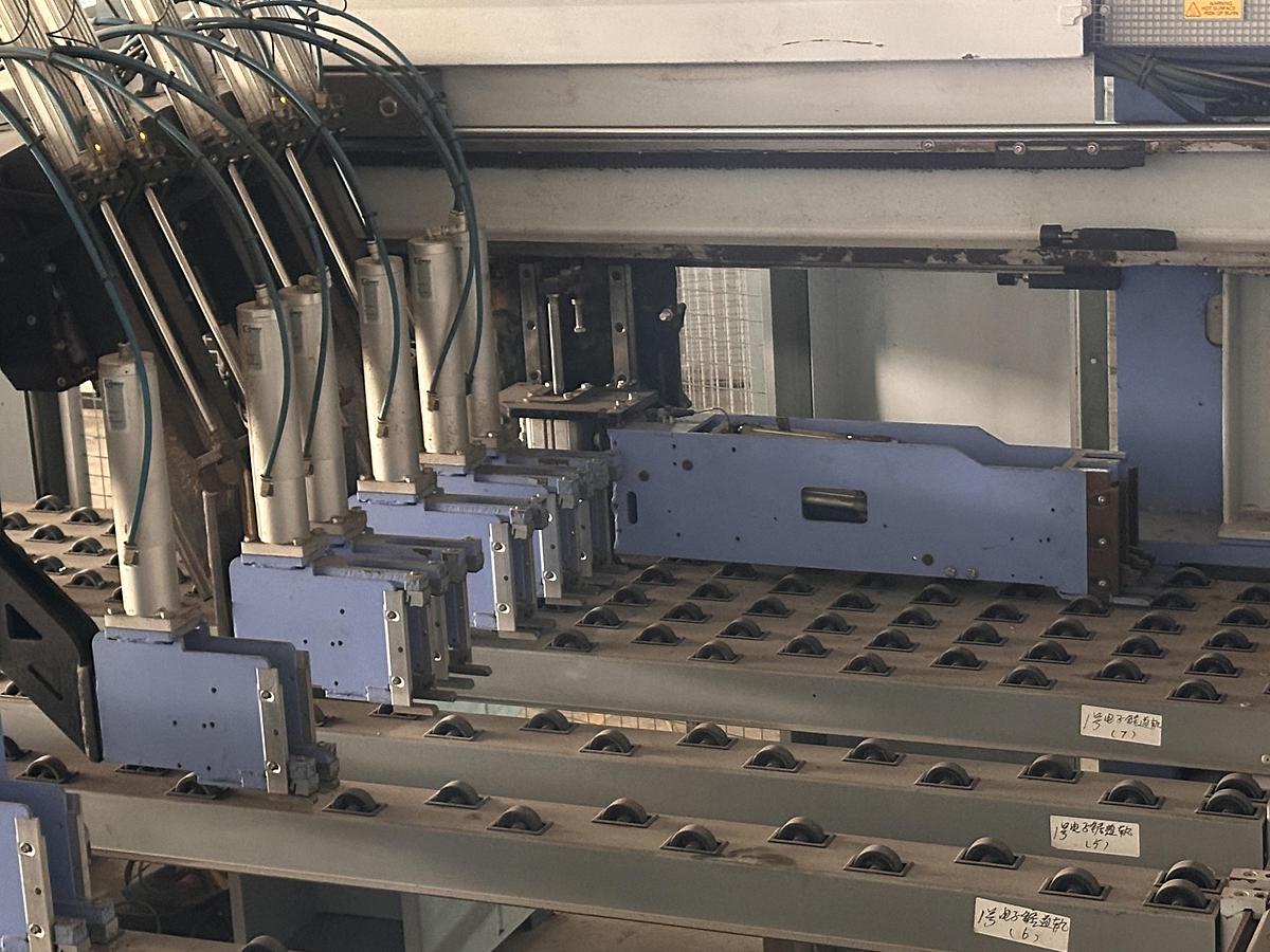 Usato 2017 HOLZMA HPL 300 38\22 PROFILNE