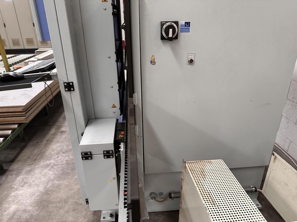 Used 2015 Weeke BHX 055