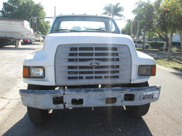 Used 1999 Ford F 800 Cab & Chassis