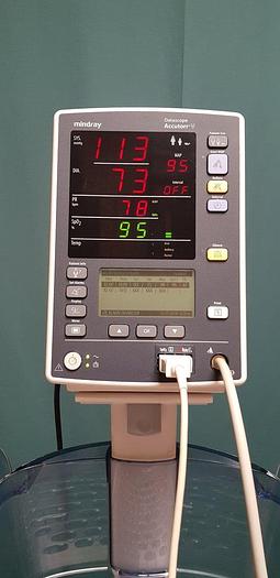 Used Datascope Mindray Accutorr V VITAL Patientenmonitor SpO2, Masimo SET NIBP und Manschette