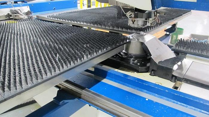 Used 22 TON, TRUMPF TC2000R, 1999, CNC TURRET PUNCH