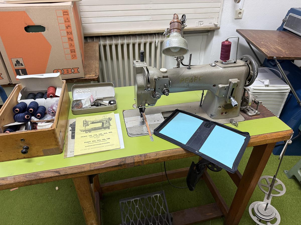 Gebraucht PFAFF 141 - 4A L Industrie-Nähmaschine