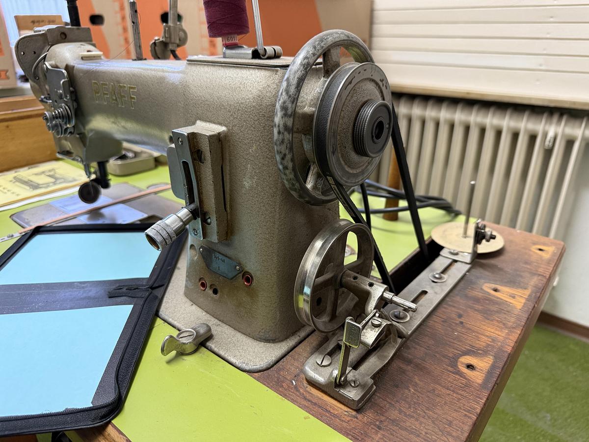 Gebraucht PFAFF 141 - 4A L Industrie-Nähmaschine