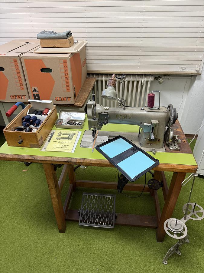 Gebraucht PFAFF 141 - 4A L Industrie-Nähmaschine