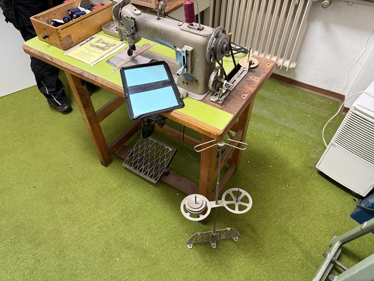 Gebraucht PFAFF 141 - 4A L Industrie-Nähmaschine