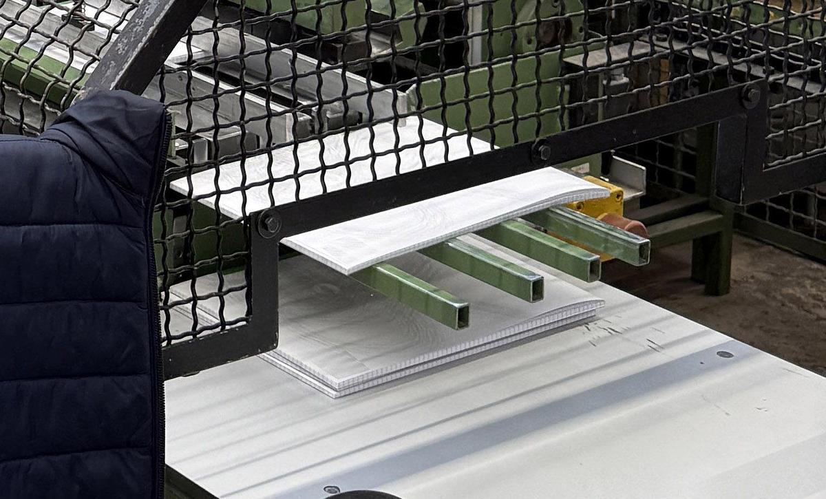 Gebraucht 1999 KUGLER Automation 317 Schreibblock-Fertigungsmaschine