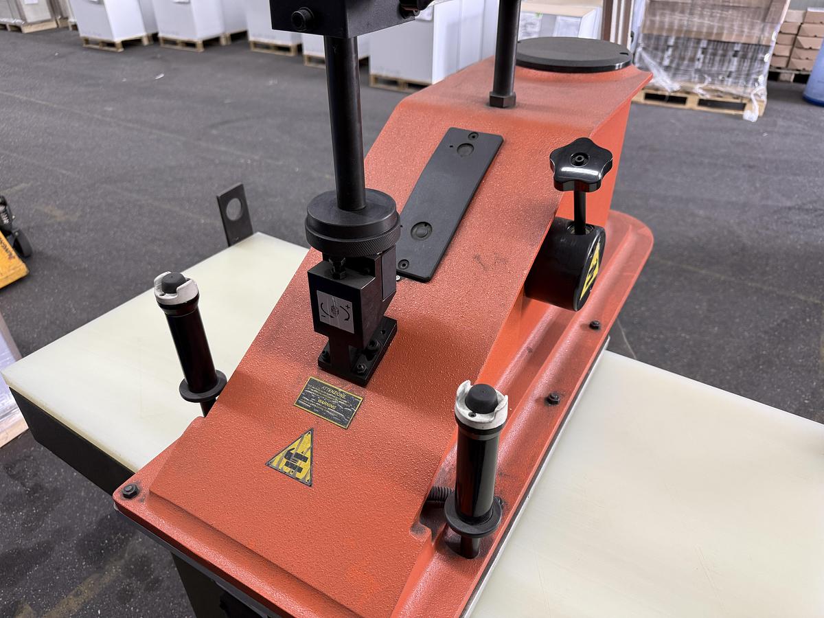 Gebraucht 2021 ATOM SPA Multiforce MF 9.3 Schwenkarmstanze