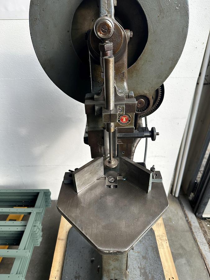 Gebraucht Karl Tränklein Eckenrundstossmaschine