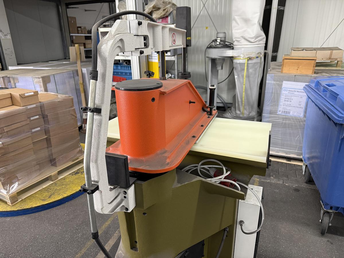Gebraucht 2021 ATOM SPA Multiforce MF 9.3 Schwenkarmstanze