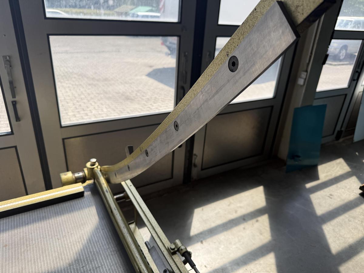 Gebraucht ROBUST  Pappschere / Schlagschere 1100 x 720 mm