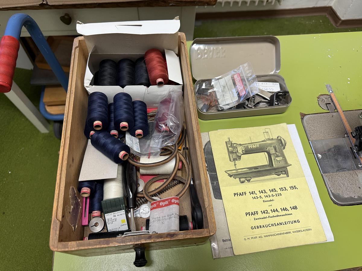 Gebraucht PFAFF 141 - 4A L Industrie-Nähmaschine