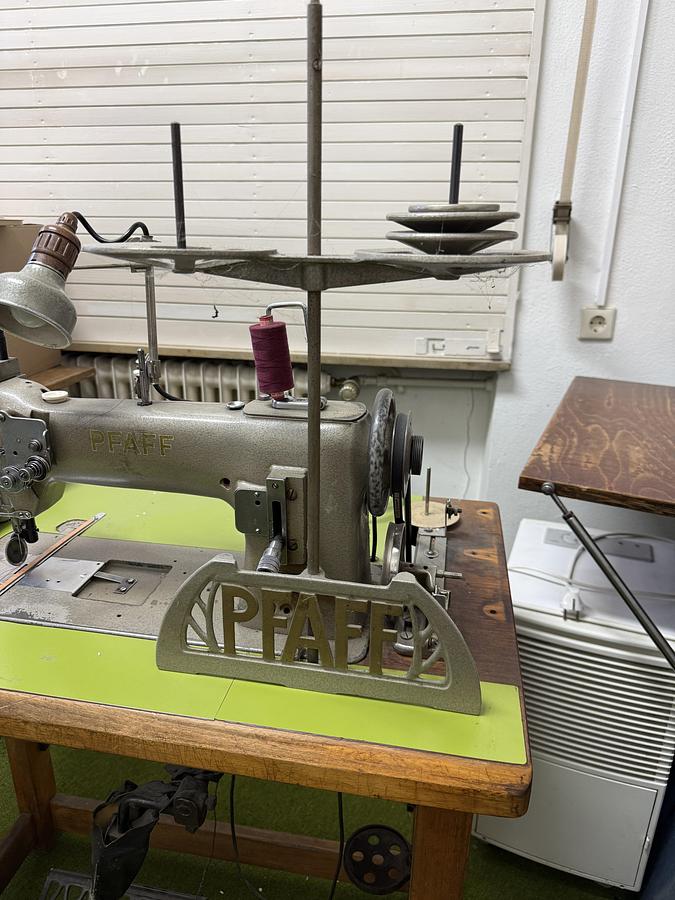 Gebraucht PFAFF 141 - 4A L Industrie-Nähmaschine