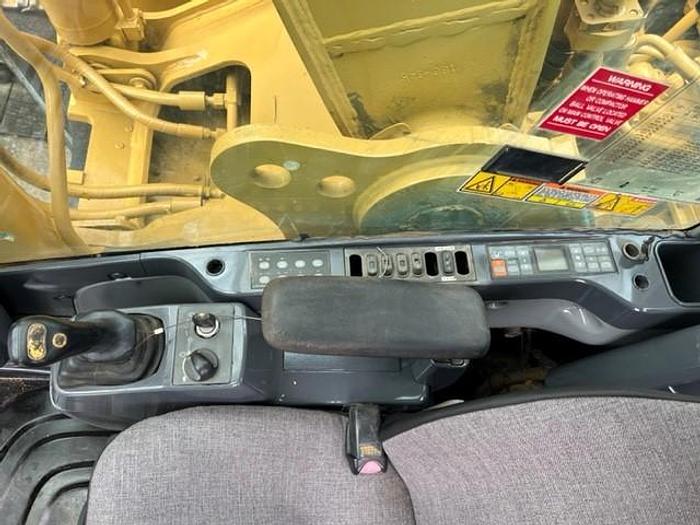 Used 2006 CAT 325DL with HYD Thumb