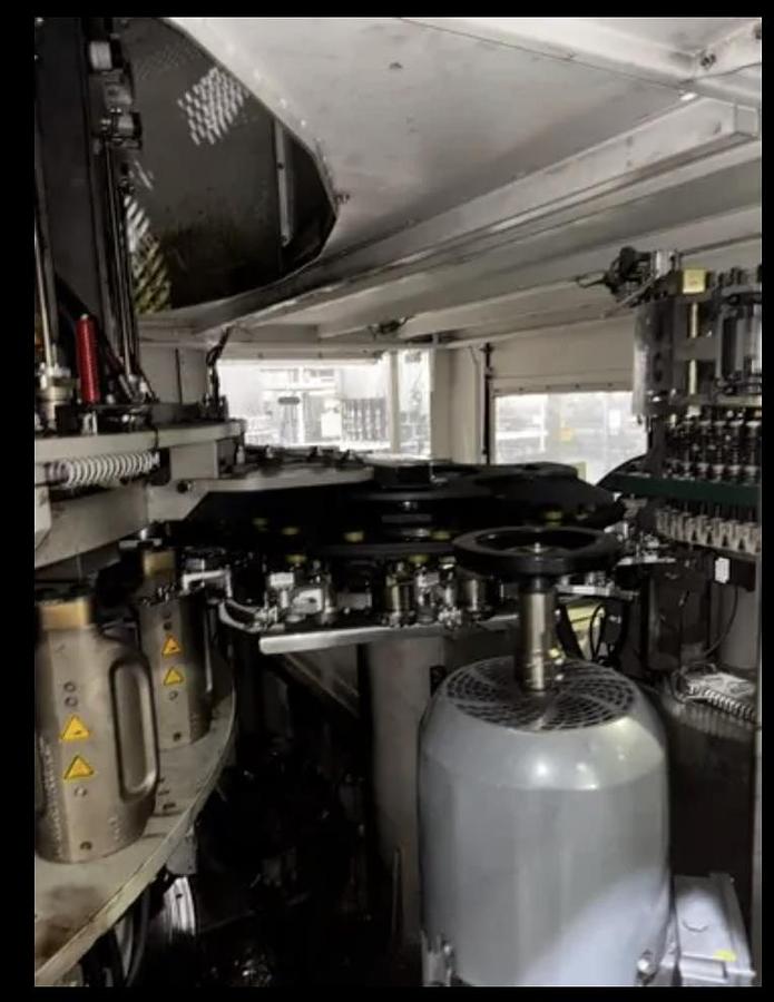 Used Used KHS GmbH Complete PET bottling line, still water, 54,000 BPH 2014