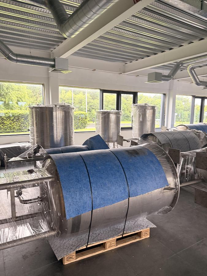Used 29,800L 304 Stainless steel tanks - 7 units available