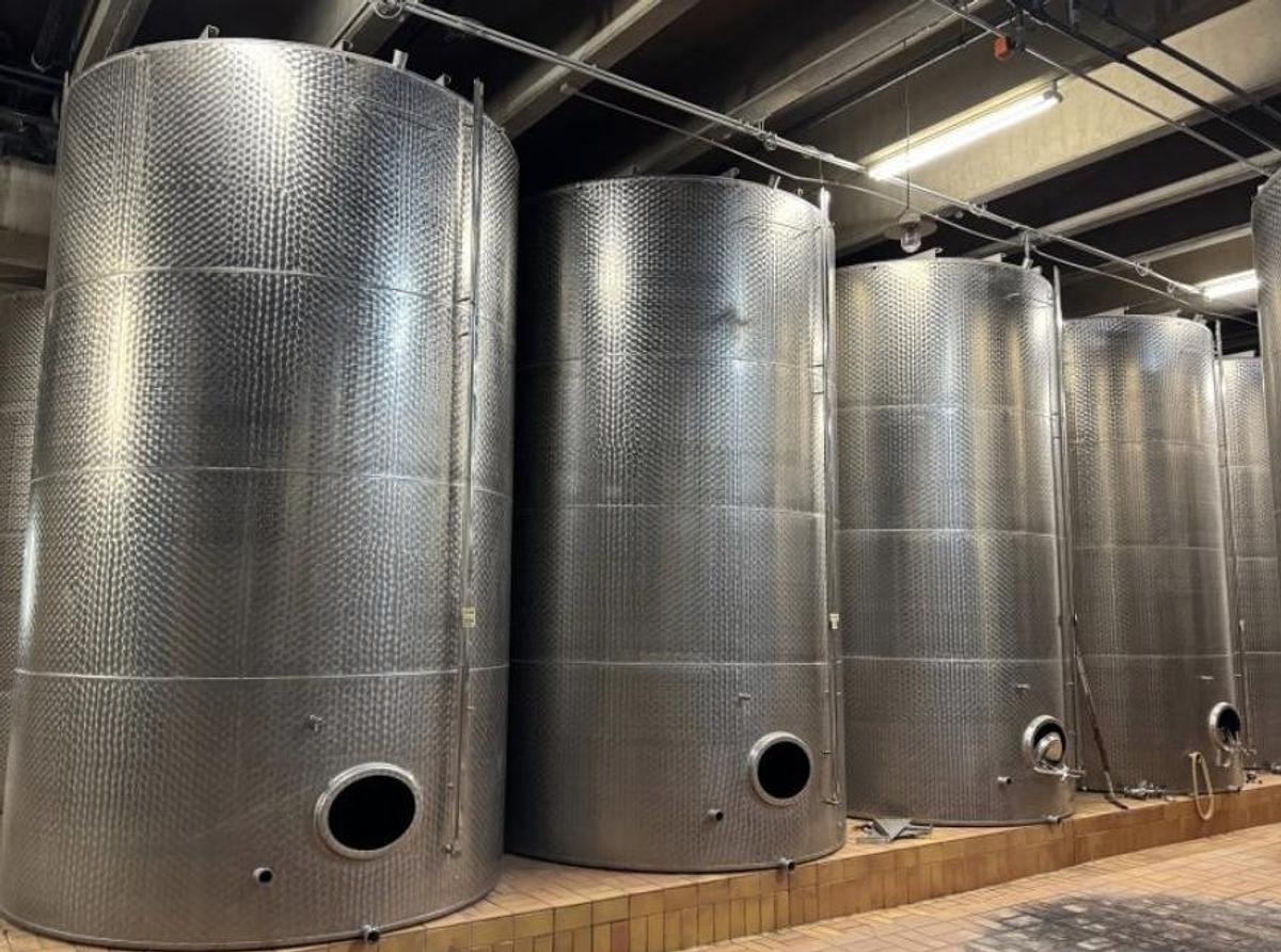 Used 25,000 Litre 304 Stainless Steel Insulated Storage Tanks